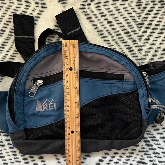 REI vintage Belt Bag in Blue, Gray, and Black - Picture 7 of 7
